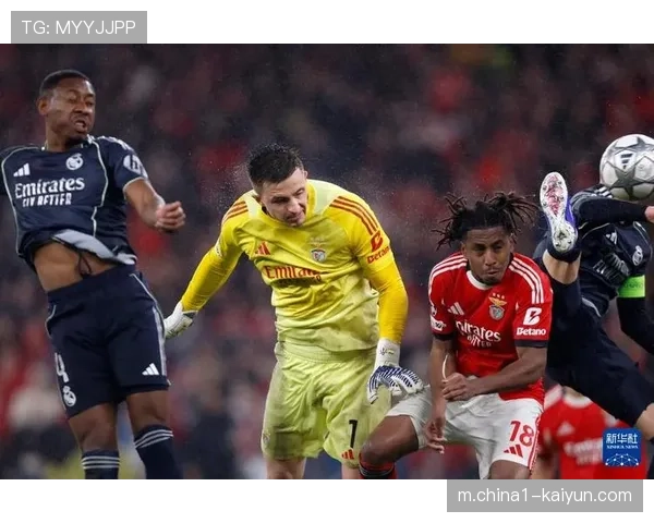 琼阿梅尼远射制造二次进攻 皇马通过传中持续打击本菲卡禁区